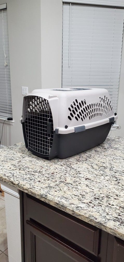 Pet Crate With Extra Items