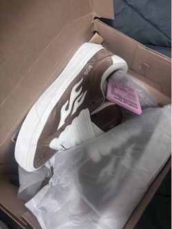Straye shoes