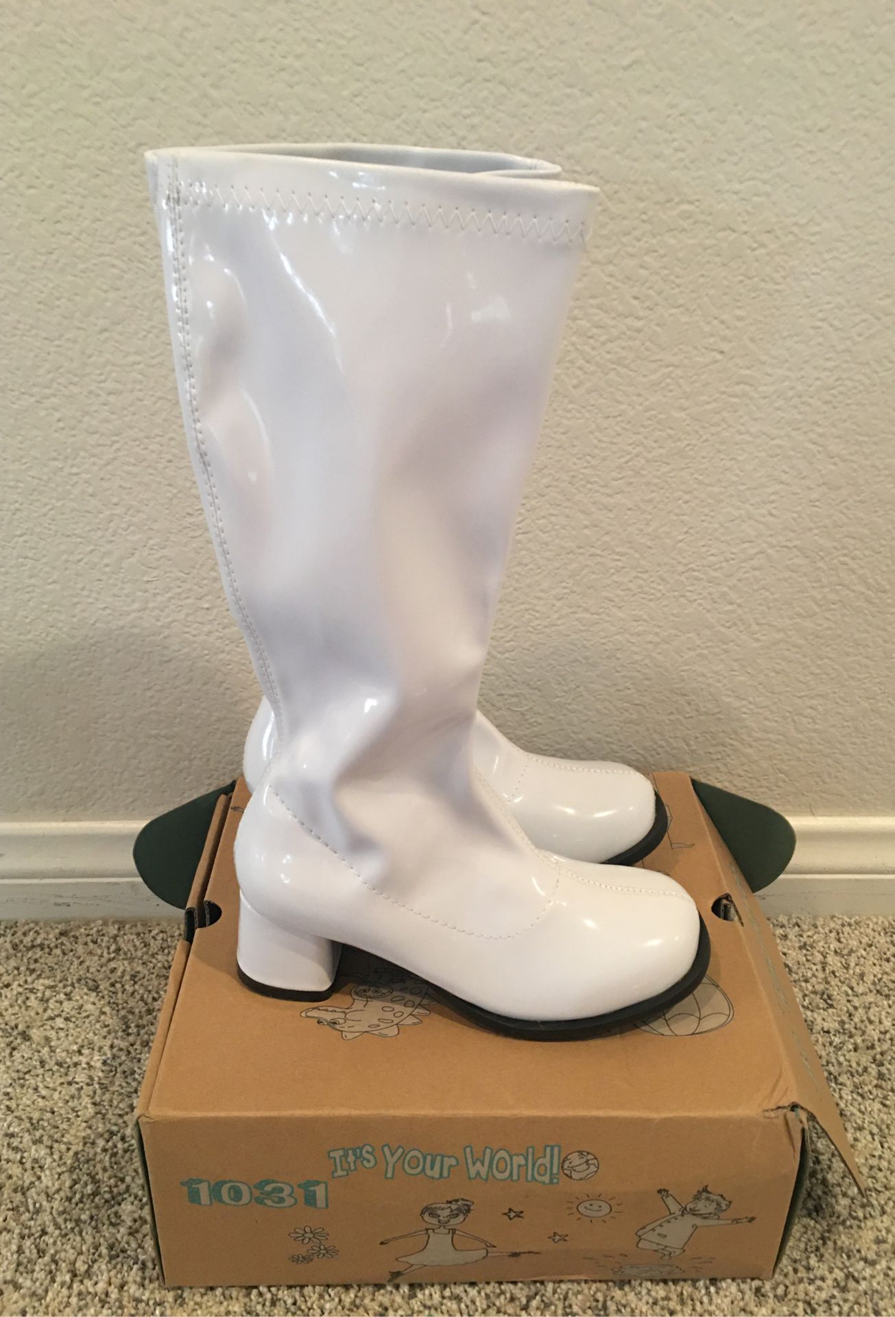 Girls White Patent Gogo Boots