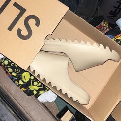 Yeezy Slides Size 10