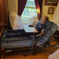 Electric control Medical Bed With Adjustable Frame