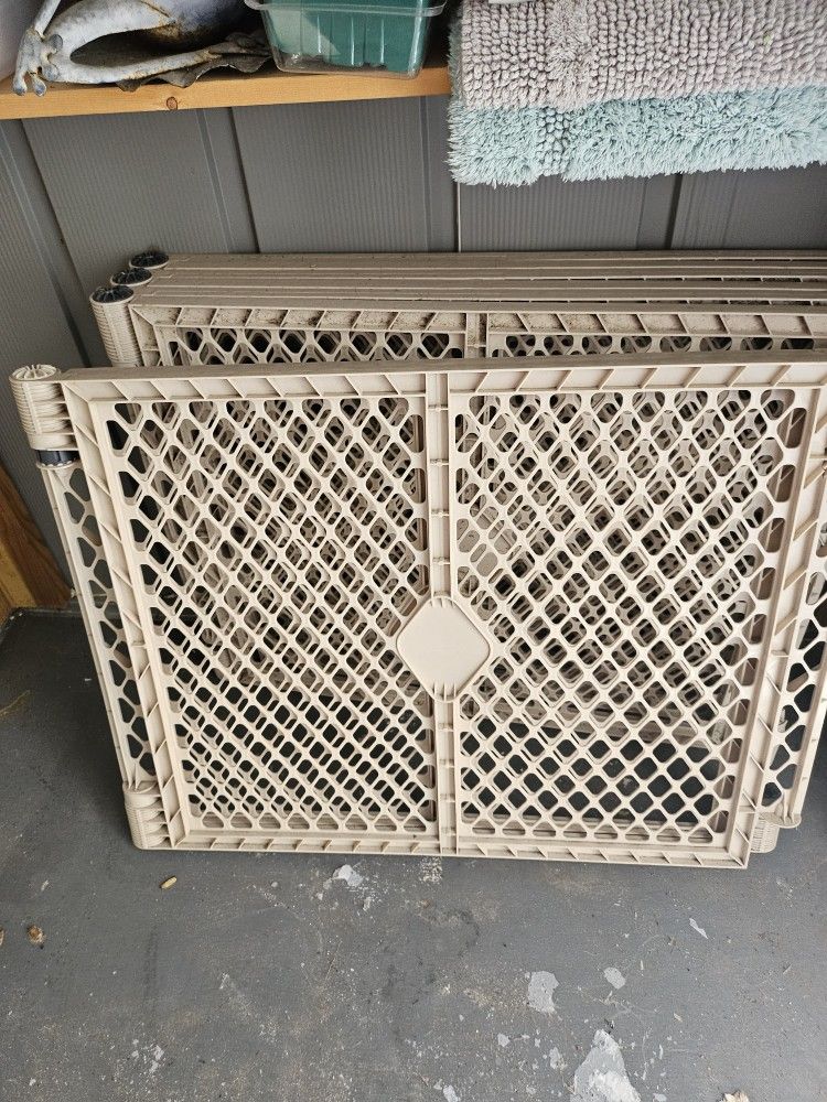 Gate That Is Like An Octagon