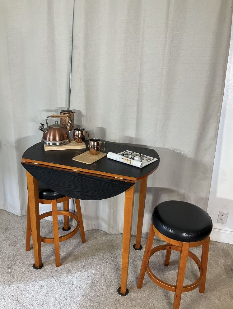 Drop Leaf SPACE SAVER Dining Table & Stools