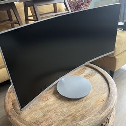Samsung 34” Curved Monitor: ViewFinity CJ79 Thunderbold