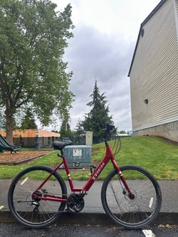Trek Verve 2 Disc Low-Step Hybrid Bike – Large 20” – Hydraulic Brakes