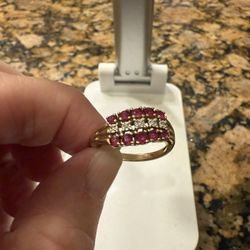 14 Kart Gold Diamond And Ruby Ring 