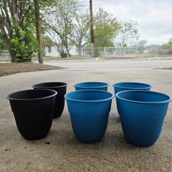 6 Small size 5.5" height, 6" length Suncast resin plant pots