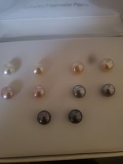 5 New Pairs Of Fresh Water Pearl Earrings Studs All For Only $30