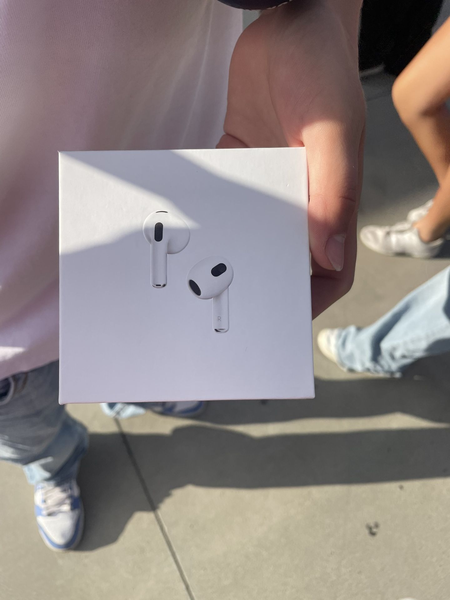UNBOXED AIRPODS