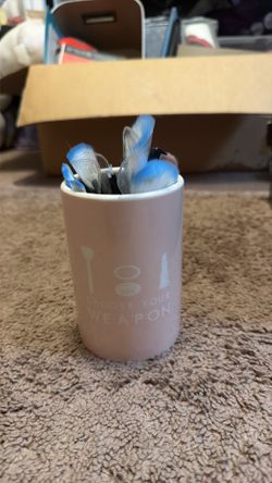 Cup and Yuwaku makeup brushes