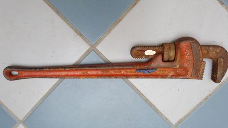 24" pipe wrench