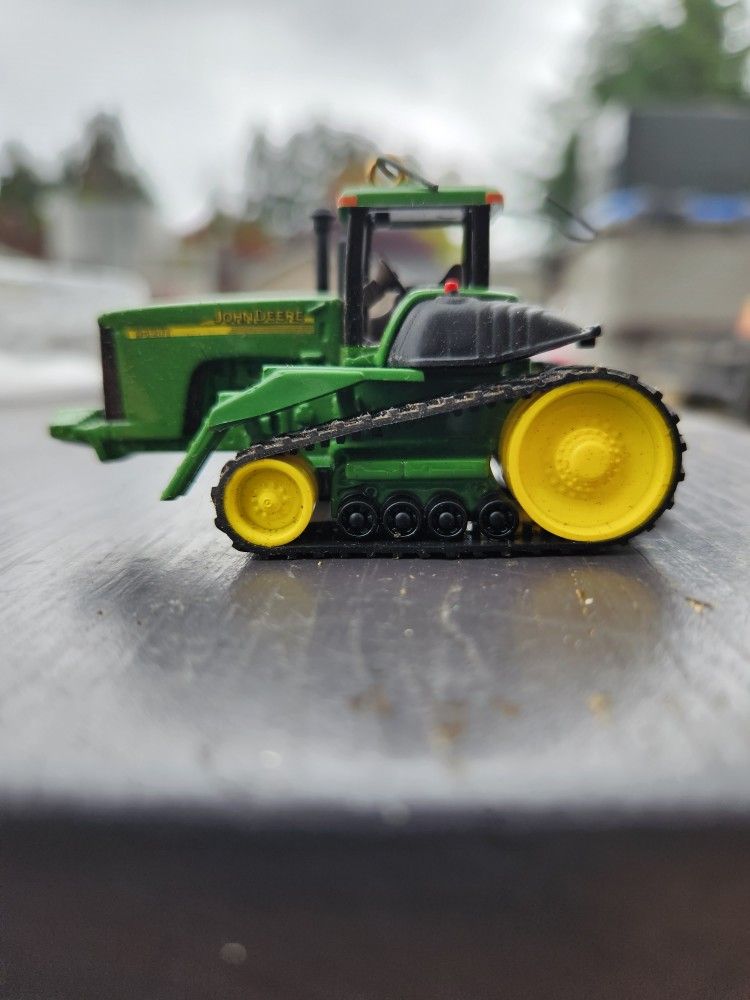 John Deer Tractor Ornament 