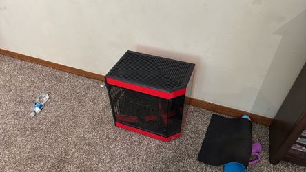 Hyte Y60 computer case