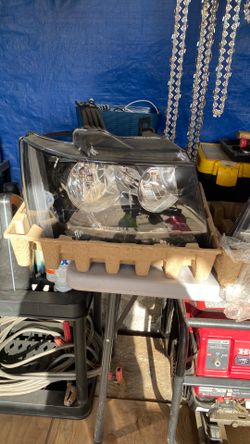 2007 Chevrolet   Tahoe headlights