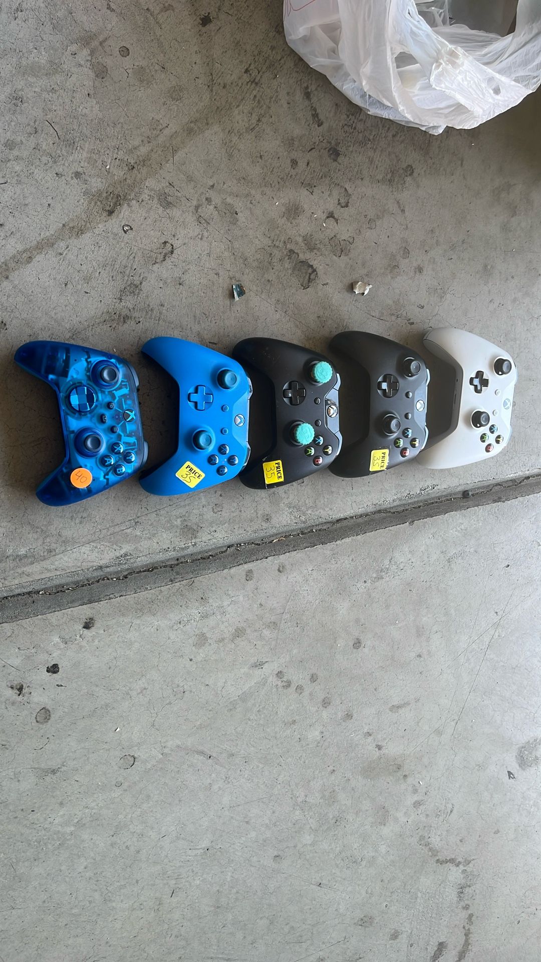 Xbox One Controllers Wireless $35 Each