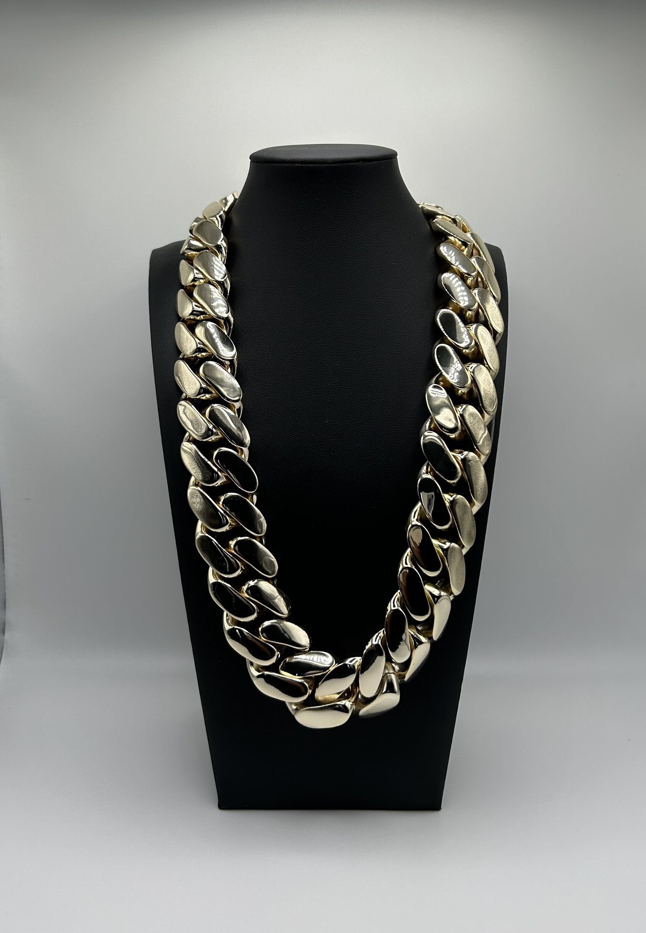 30mm - 24inch Miami Gold Plated Cuban Chain 