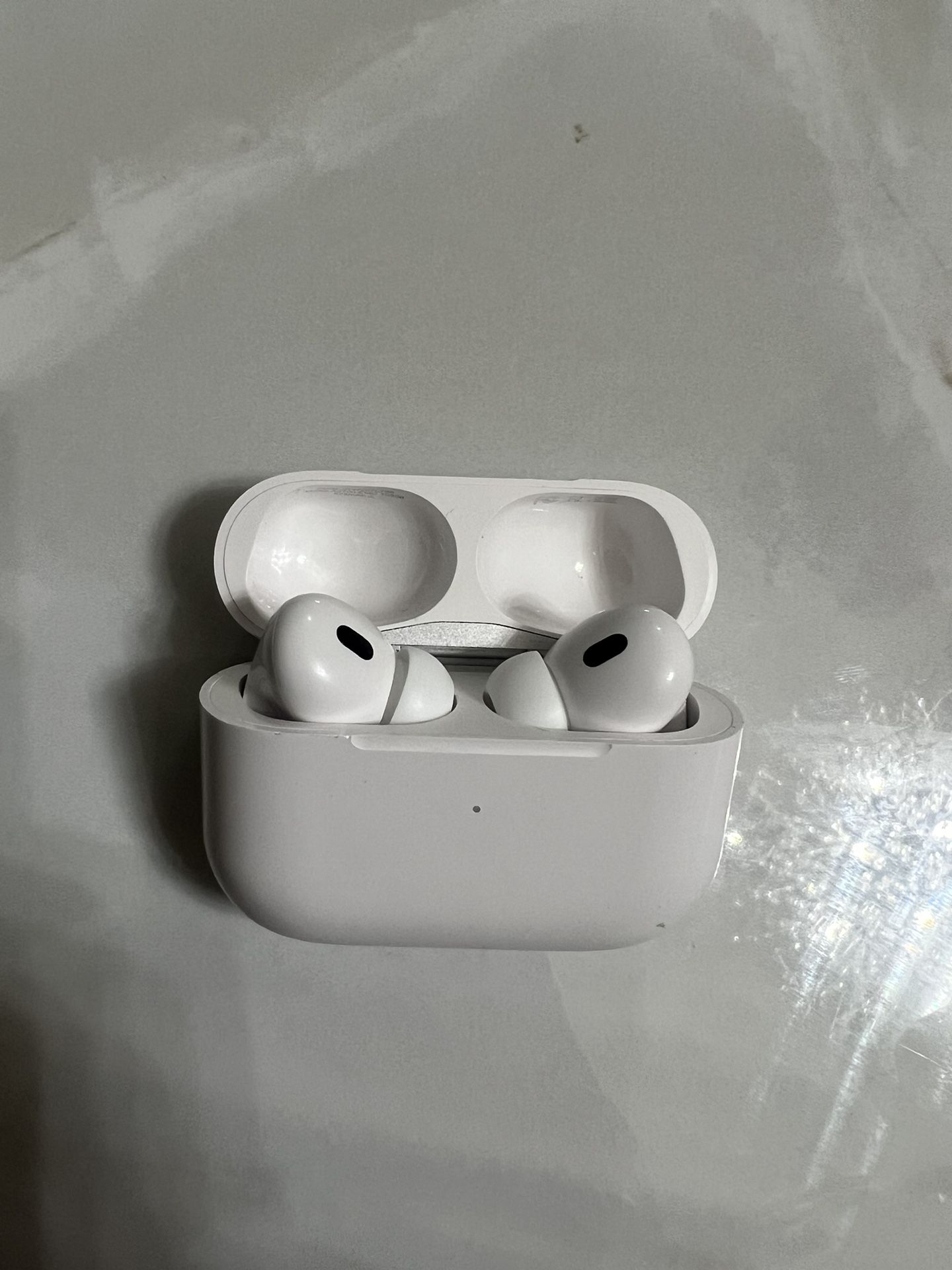 Airpods Pro Generation 2 (2nd Generation) With MagSafe Wireless Charging Case