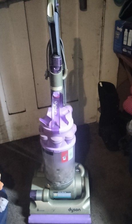Dyson DC14 animal Vacuum Cleaner