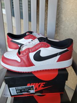 Jordan 1 low Chicago size 6,6.5,7 GS (NO TRADES PRICE IS FIRM)