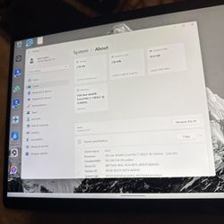 Microsoft Surface Pro 8 i7 11th Gen/16GB RAM /256GB HD expandable. Like New With BOX