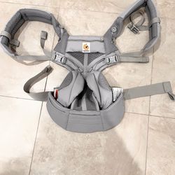 Ergobaby Omni Baby Carrier Newborn to Toddler.