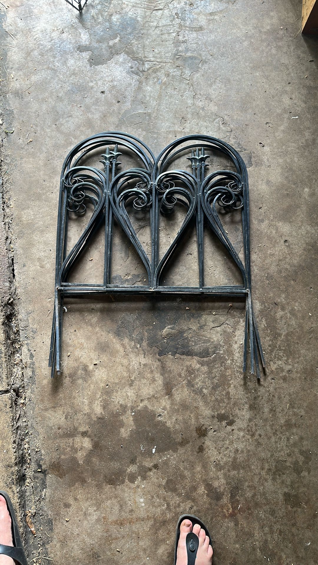 4 Metal Fence Pieces
