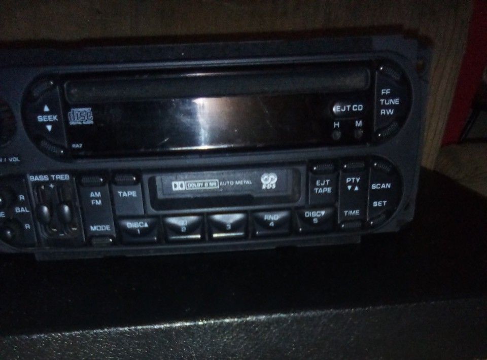 OEM Chrylser CD Player Model #P(contact info removed)5AF