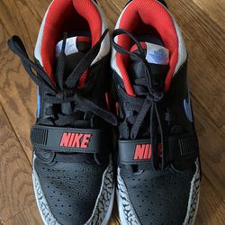 Nike Jordan Legacy 312 Low GS 'Chicago Flag’, Boys size 6.5