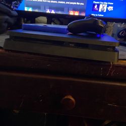 PS4 SLIM (1TB)