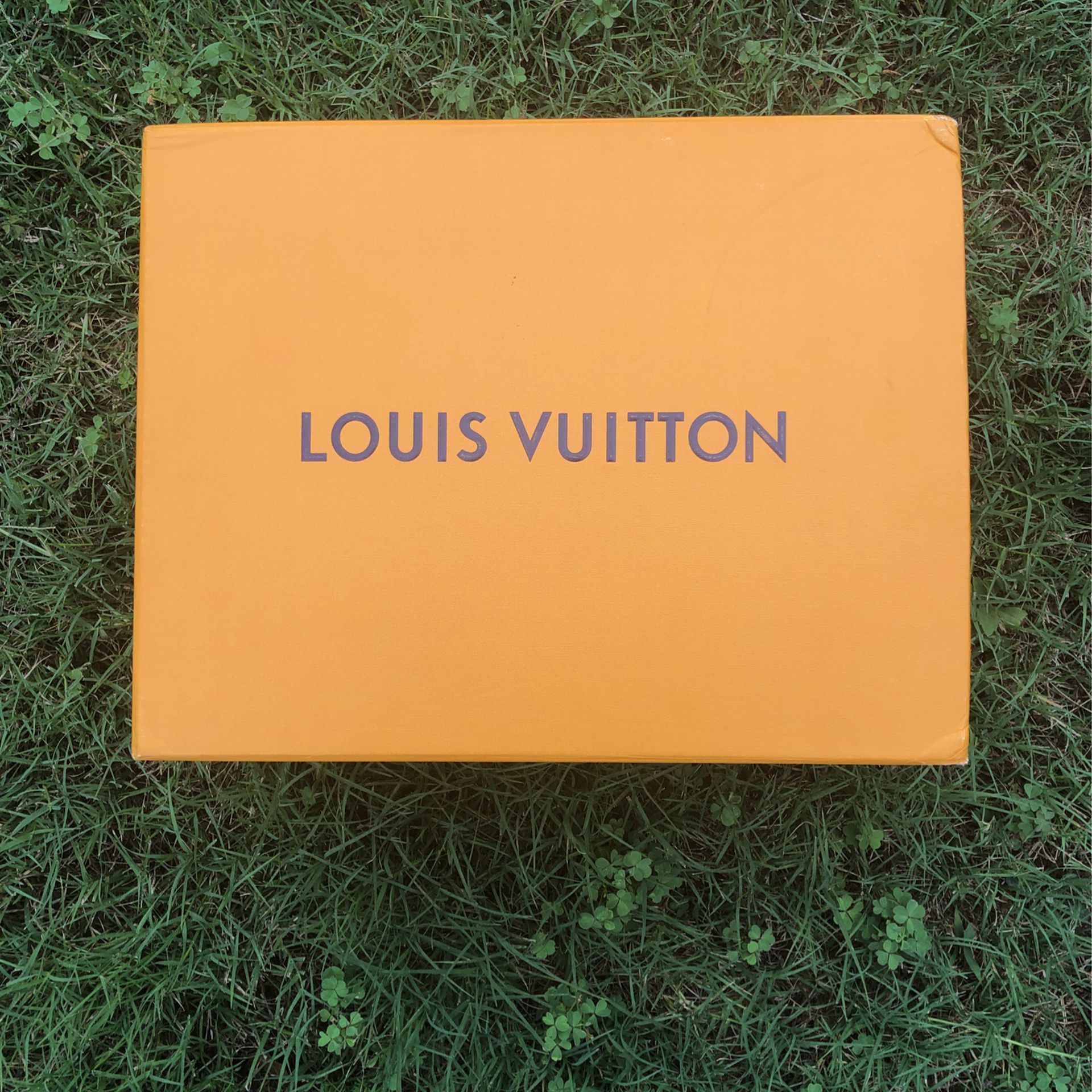 Louis Vuitton Articles DE Voyage Maison Fondee EN 1854 for Sale in Austell,  GA - OfferUp
