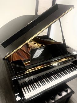 1992 Stunning condition Yamaha G5 Grand Piano
