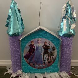Frozen 2 Castle Piñata 