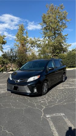 2019 Toyota Sienna XLE