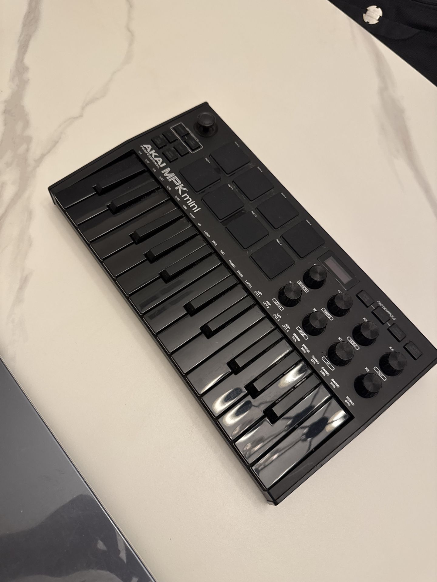 Akai MPK Mini MK3 – MIDI Keyboard Controller