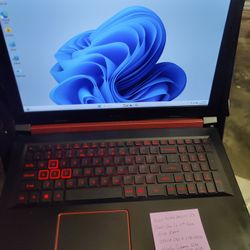 Acer Nitro 5 Gaming Laptop in Excellent Working Condition. Comes with Charger. 