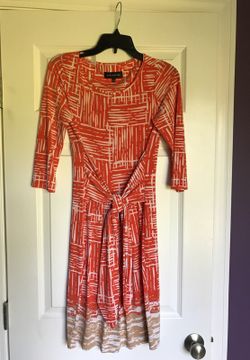 Lightly used stretchy dress. Size 6