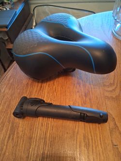 BIKE SEAT AND PUMP $15 PICK UP IN SUN VALLEY