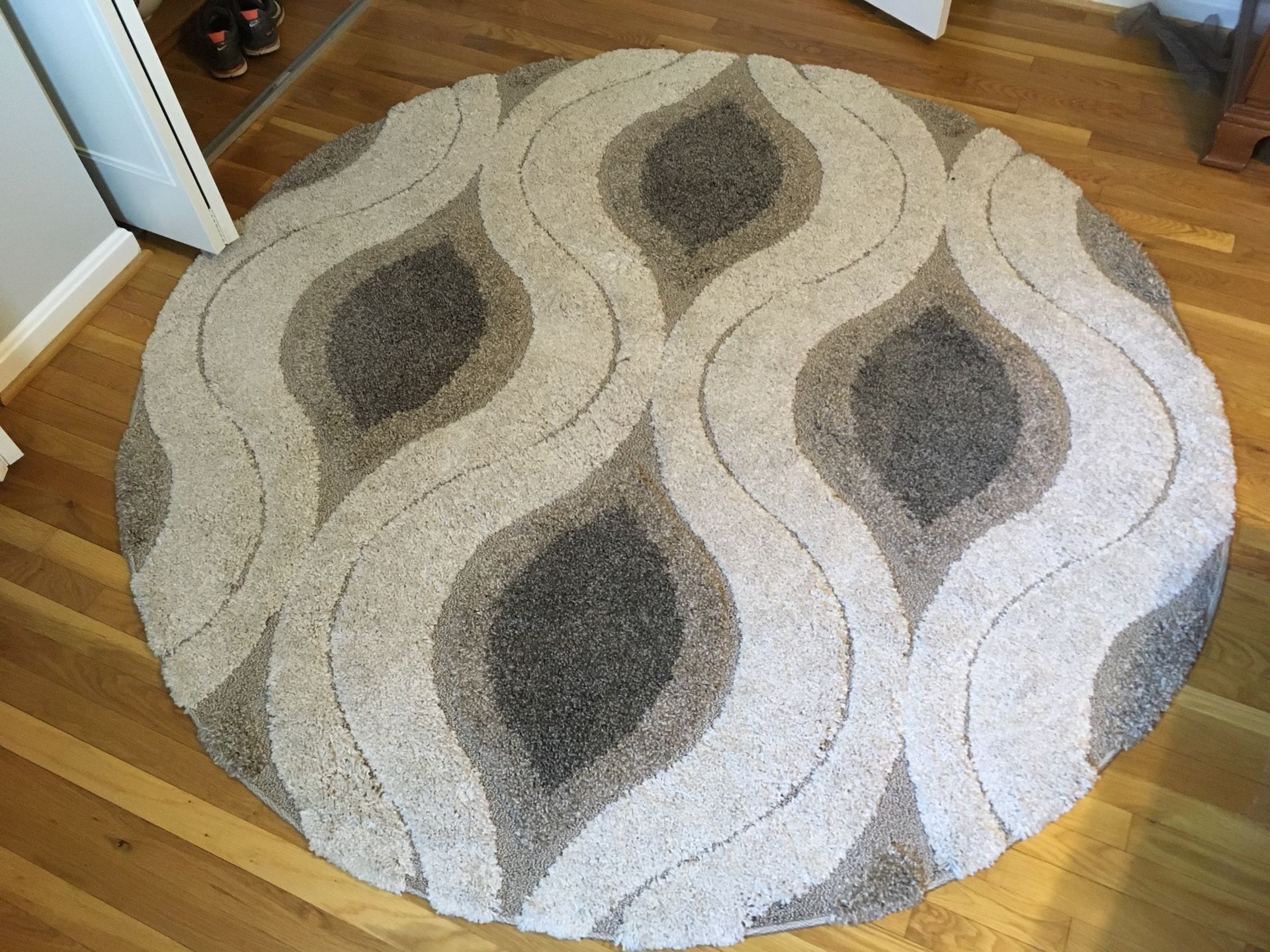 Round rug with 2 matching runners