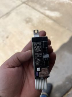 Siemens 20 And 15 Amp Bolt On Breakers