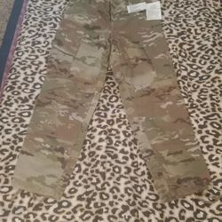 Authentic Men's Camo Army Pants And Jacket (New With Tags, Medium Size, Insect Repellent)