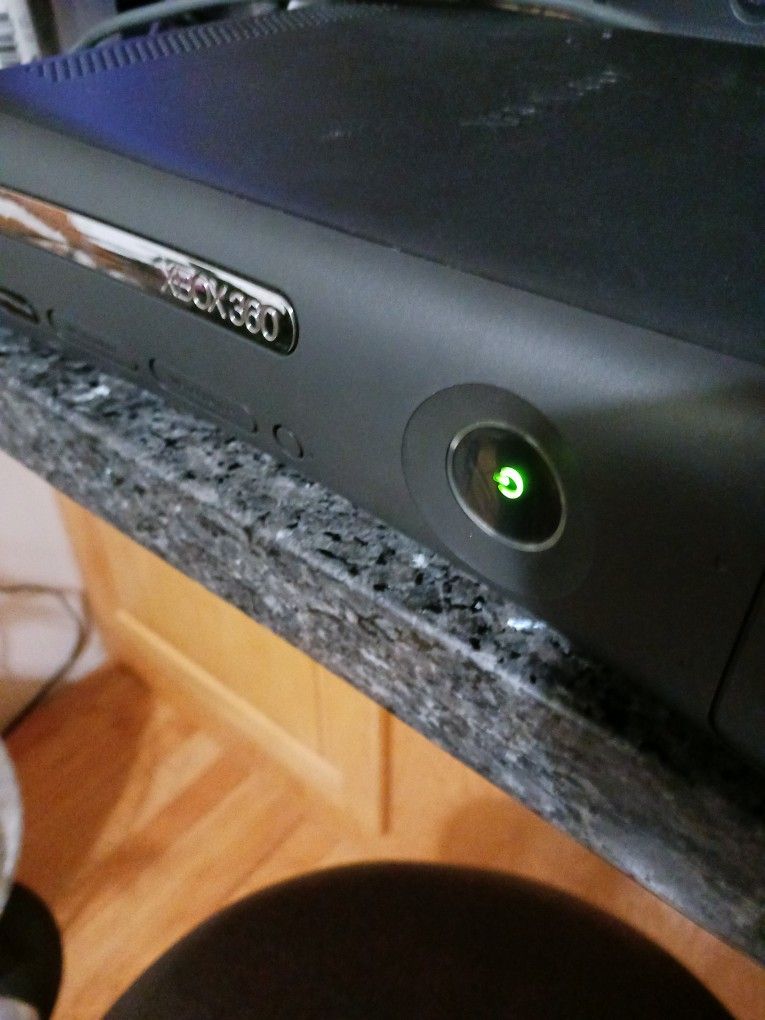 Xbox 360 Gaming Console