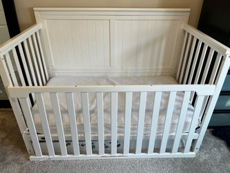 Graco Hadley 5-in-1 Convertible Crib
