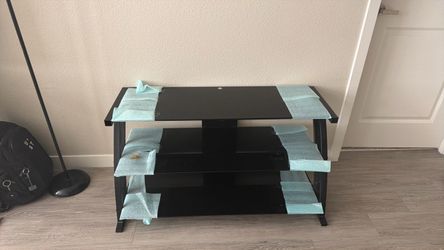 TV Table for 20$-Need to be picked up