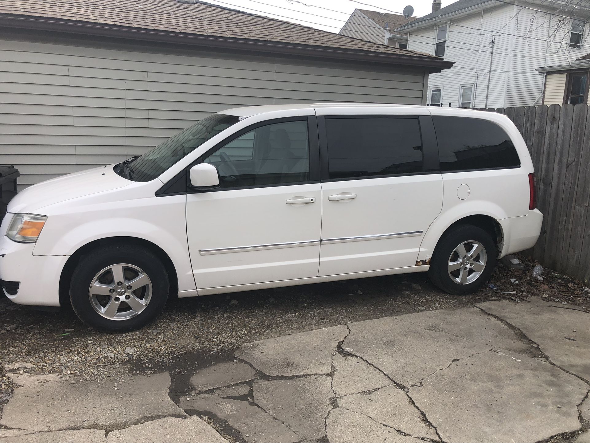 2008 Dodge Caravan for Sale in Chicago, IL OfferUp