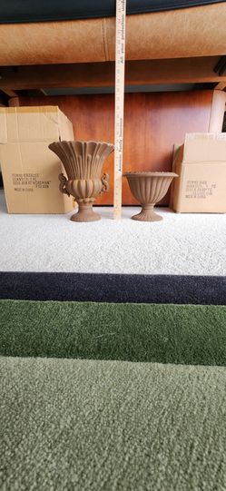 Urns set of 2