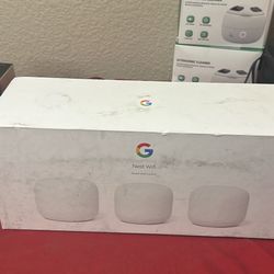Nest WiFi Router and 2 Points