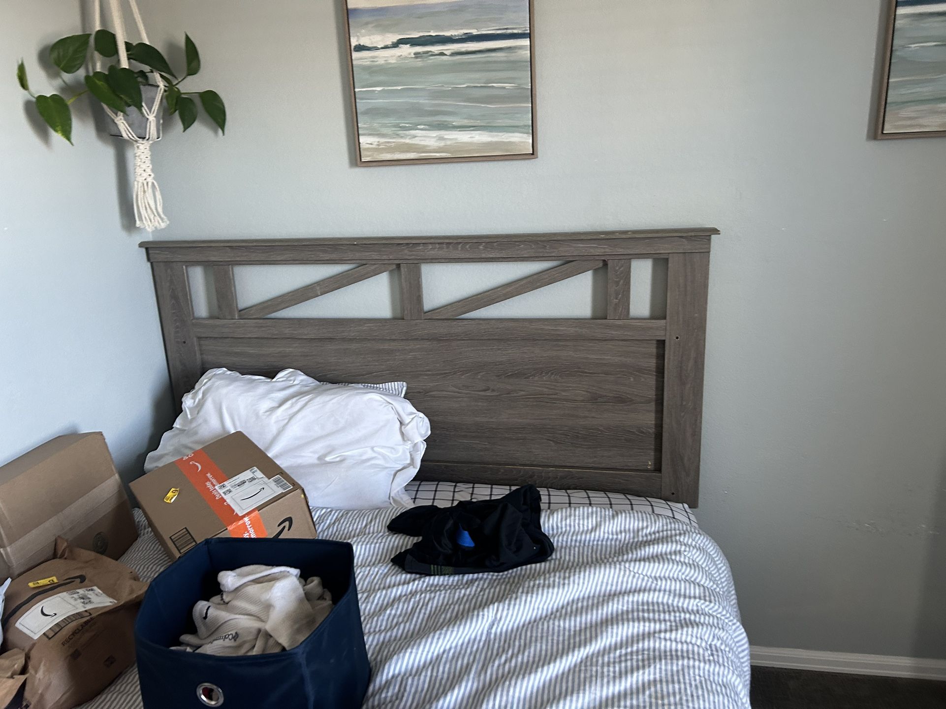 Bedroom Set. Queen Bed