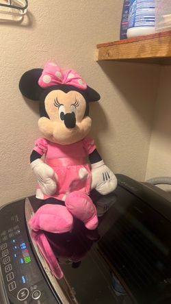 MINNIE  MOUSE
