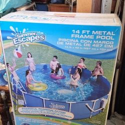 Summer Escapes 14 Ft  Metal Frame Pool