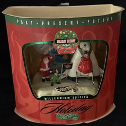 1999 Hot Wheels Millennium Edition Future X-33 Rocketship with Santa and Elf